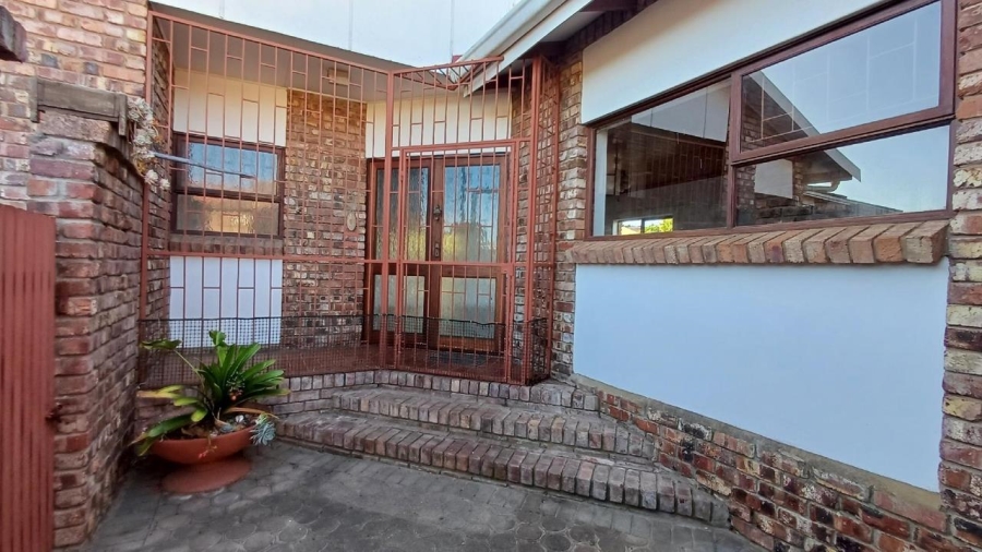 3 Bedroom Property for Sale in Hartenbos Central Western Cape